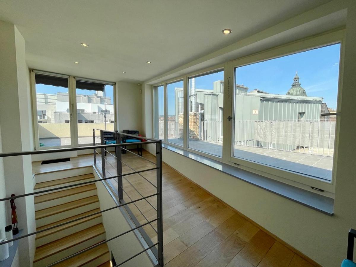Penthouse W Private Rooftop And Free Parking Budapest Exterior photo
